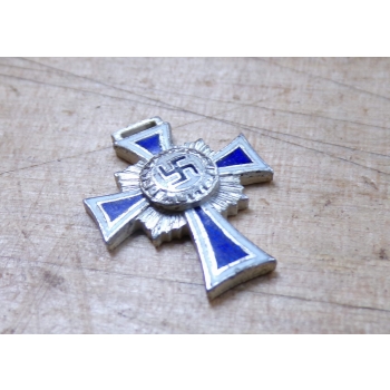Miniatura krzyża matki