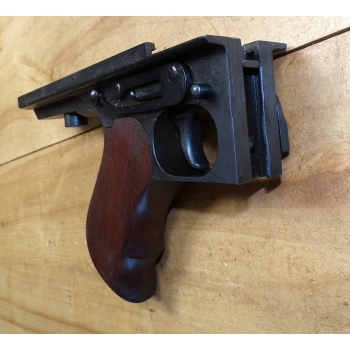 Chwyt z mechanizmem spustowym pistolet maszynowy Thompson M1